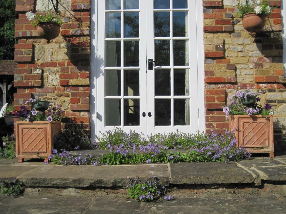 Tilford Mill Cottage ฟาร์แนม ภายนอก รูปภาพ