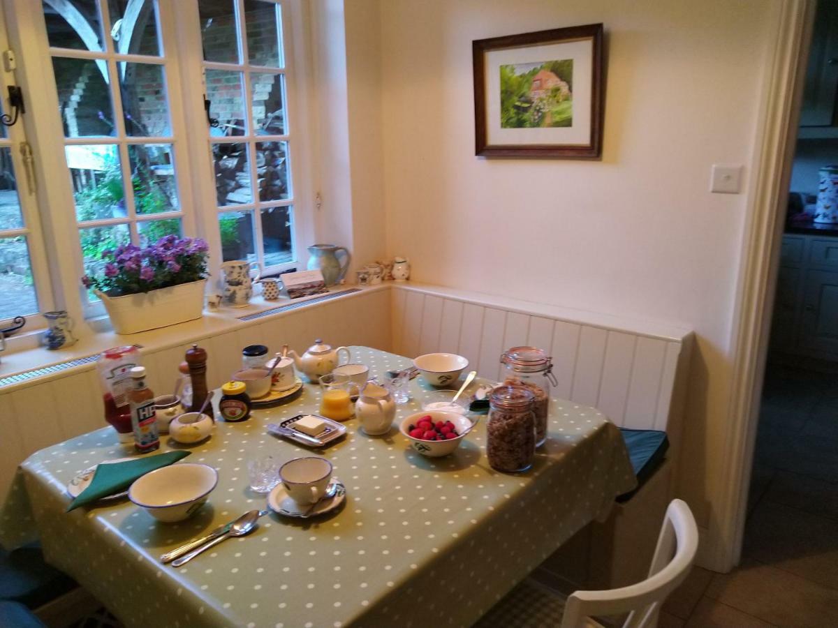 Tilford Mill Cottage ฟาร์แนม ภายนอก รูปภาพ